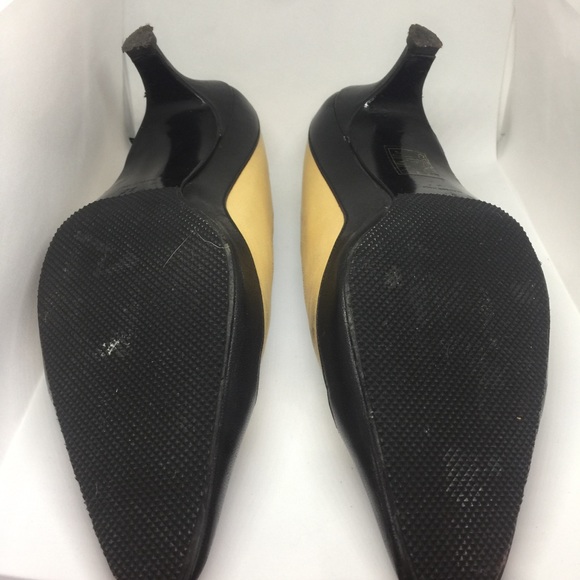 ❤️AFFORDABLE❤️Authentic CHANEL Black Beige Sandals - Picture 2 of 7